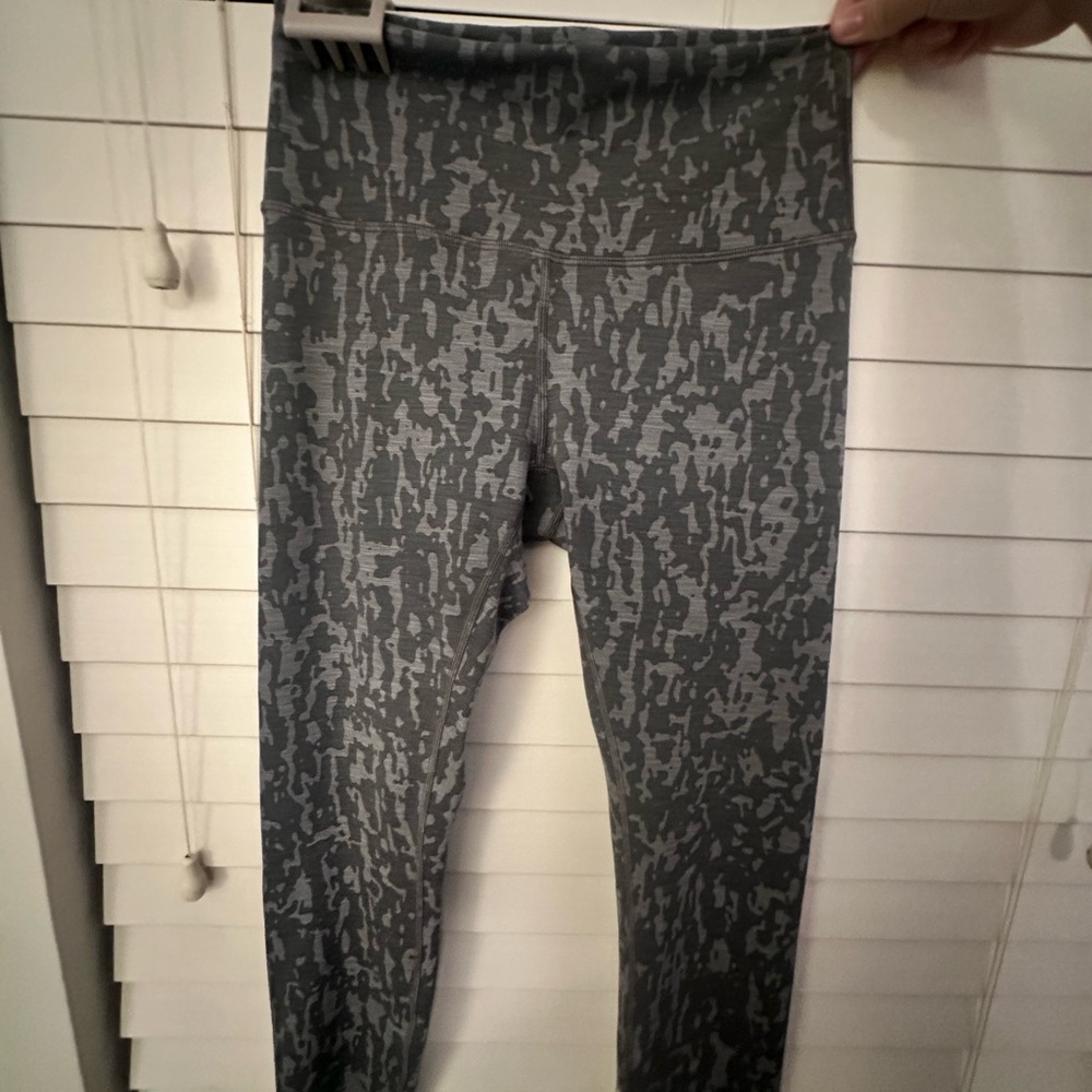 Lululemon Athletica Charcoal Abstract Leggings